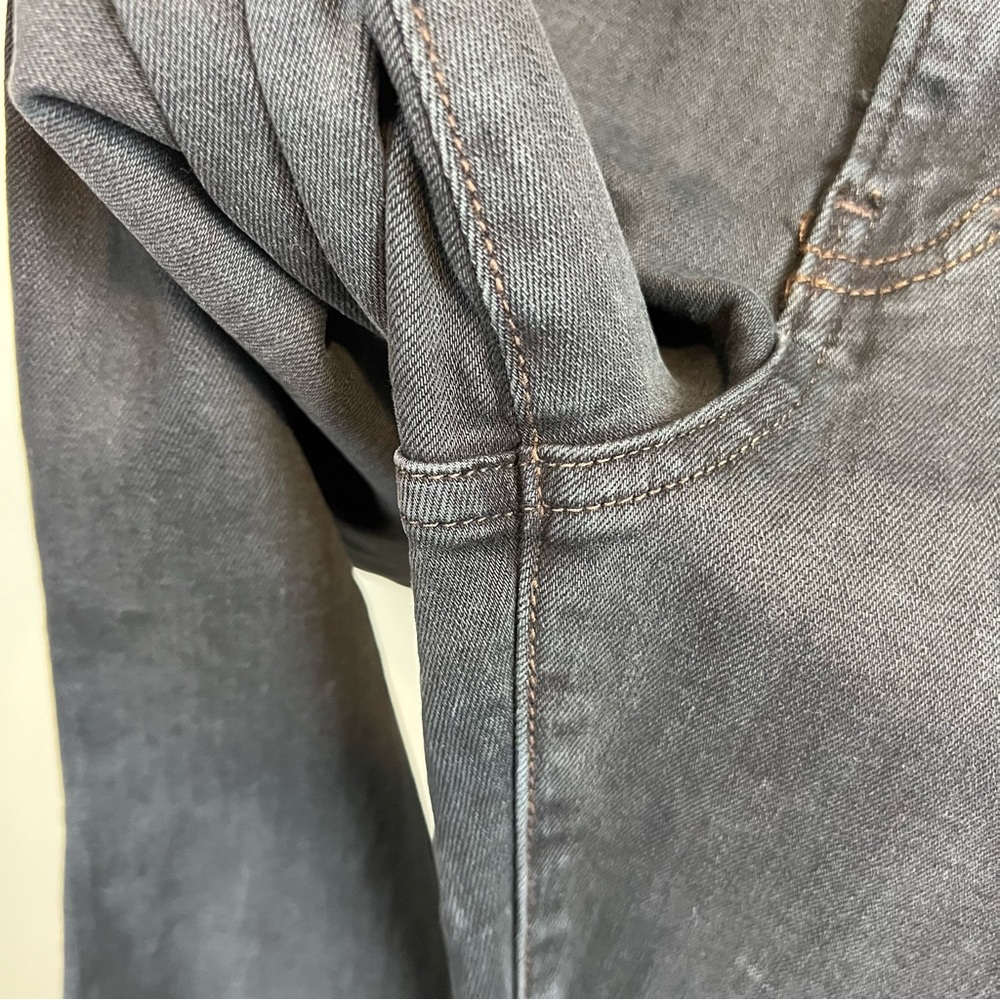 New Veronica Beard Beverly Yoke Front Jean in Color Moonlight, Size 32/14 - Picture 13 of 15